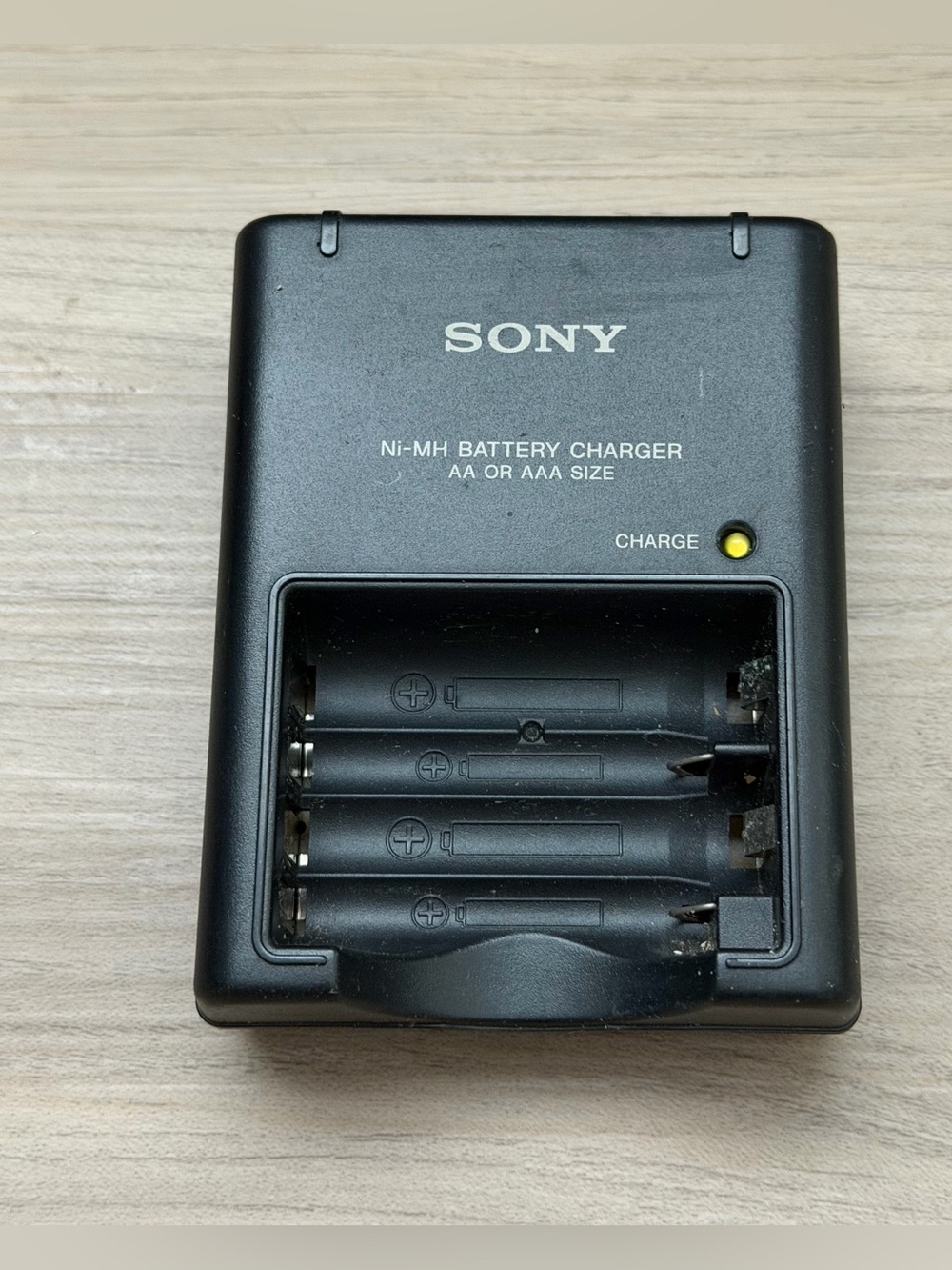 Sony BC-CS2A Ni-MH AA AAA Battery Charger Tested Working Missing Power Cord